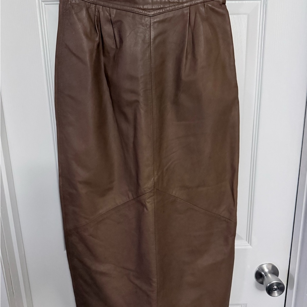 Elegant Brown Leather Skirt